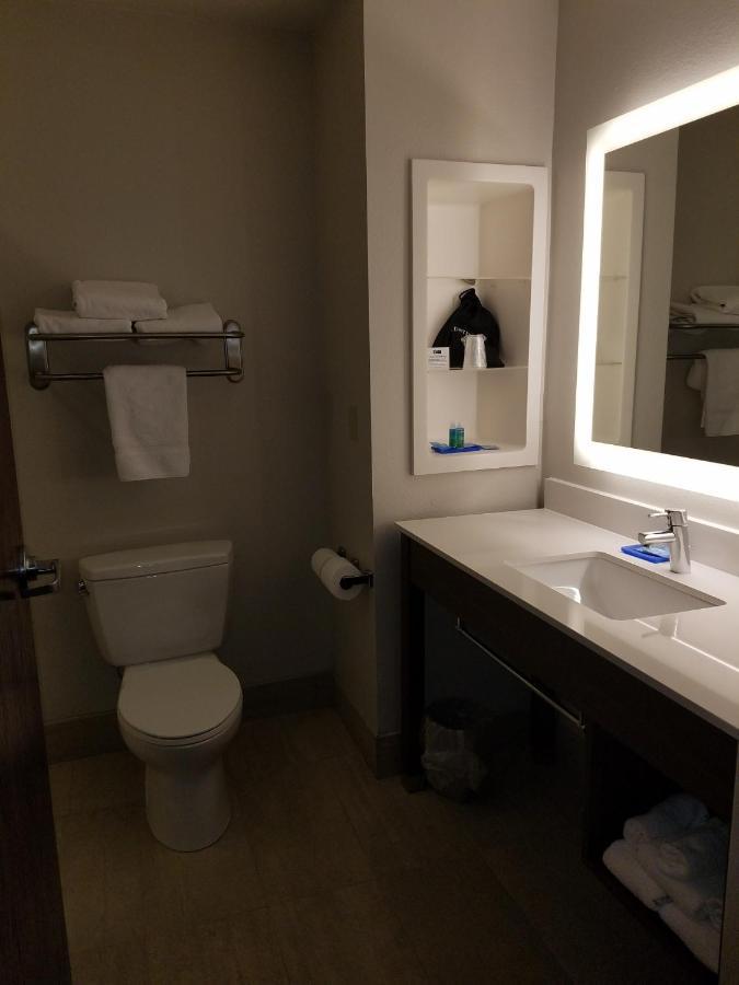 Express By Ihg Hotel