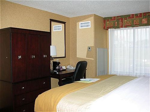 Express By Ihg Hotel 2*
