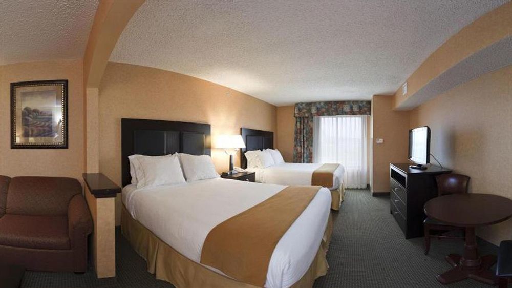 Express By Ihg Hotel 2*